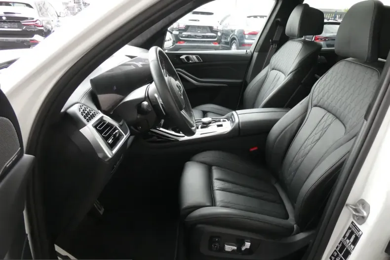BMW X7 (Seria X) din 2024 cu 19.113 km - oferta BMW240237 - foto 9