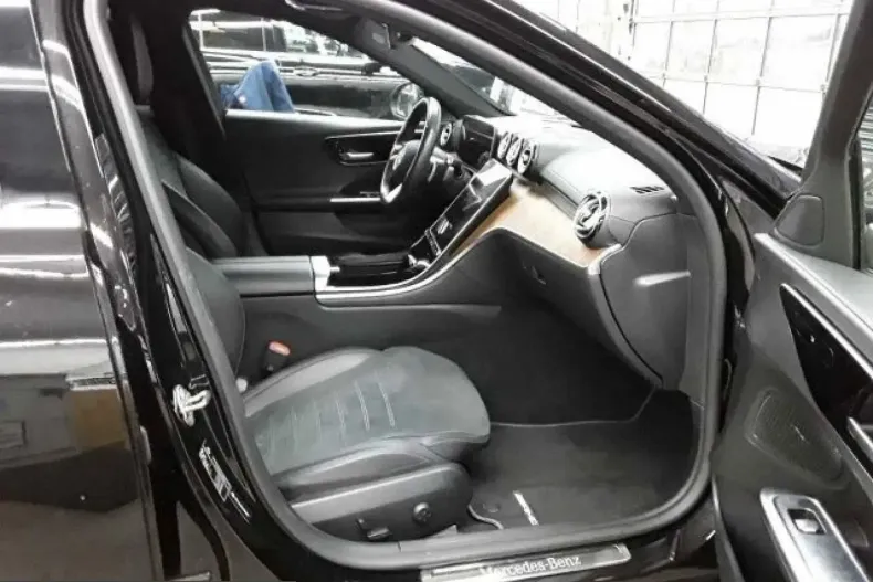 Mercedes-Benz C 200 (Clasa C) din 2023 cu 42.600 km - oferta MER240240 - foto 8