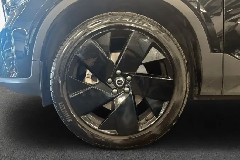 Volvo XC40 din 2025 cu 20.271 km - oferta VOL240246 - foto 7