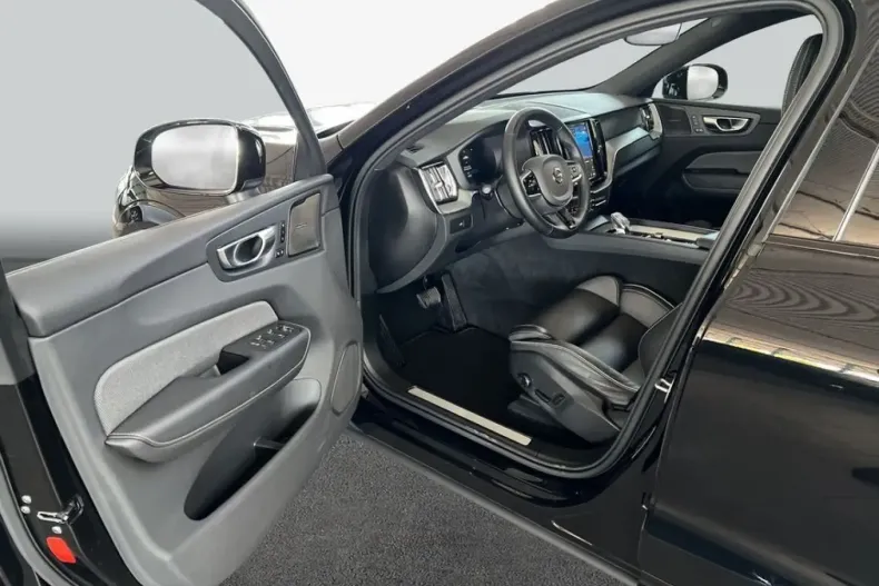 Volvo XC60 din 2025 cu 22.035 km - oferta VOL240249 - foto 9