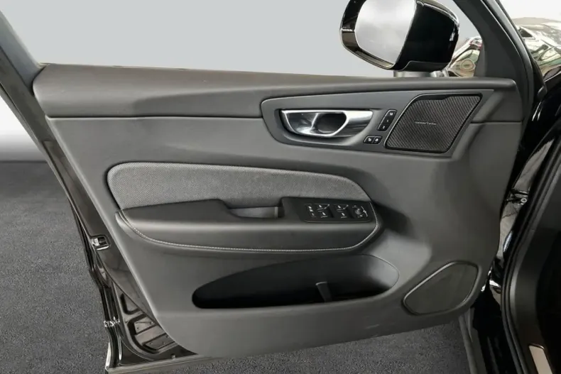 Volvo XC60 din 2025 cu 22.035 km - oferta VOL240249 - foto 19