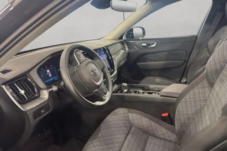 Volvo XC60 din 2025 cu 7.445 km - oferta VOL240250 - foto 8