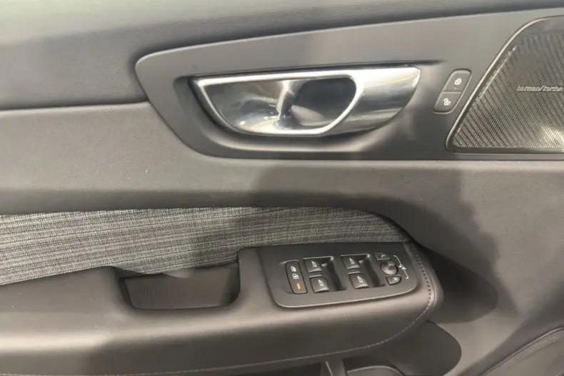 Volvo XC60 din 2024 cu 20.238 km - oferta VOL240251 - foto 14