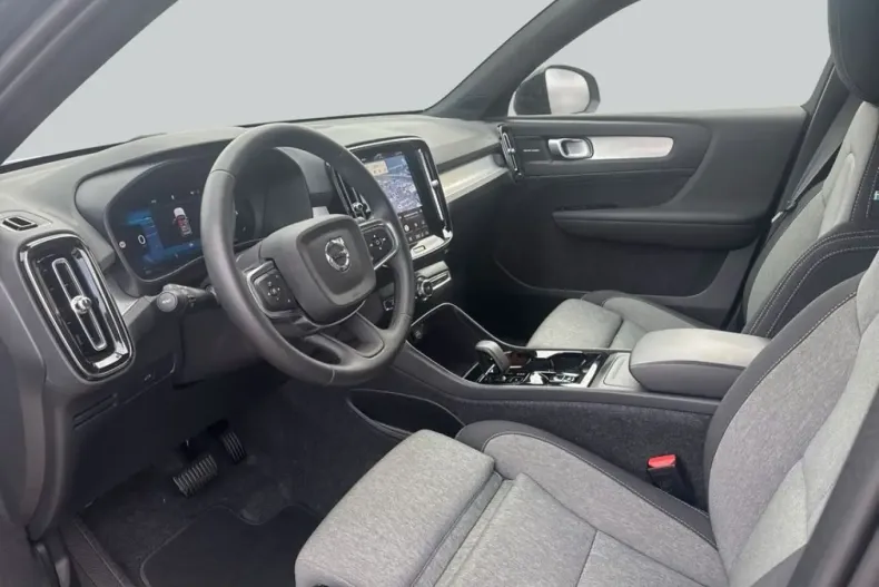 Volvo XC40 din 2025 cu 9.908 km - oferta VOL240252 - foto 10