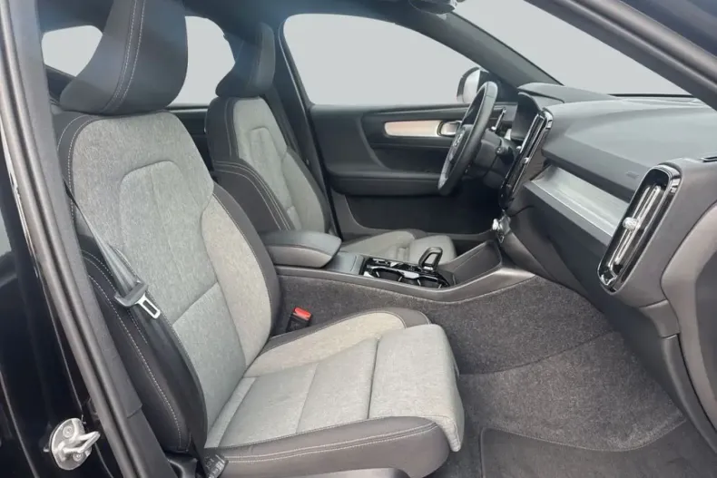 Volvo XC40 din 2025 cu 9.908 km - oferta VOL240252 - foto 12