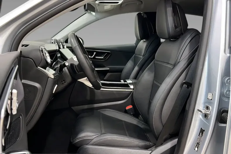 Mercedes-Benz GLC 200 (Clasa GLC) din 2025 cu 9.990 km - oferta MER240253 - foto 8