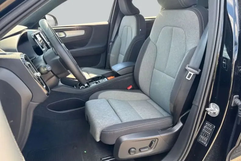 Volvo XC40 din 2023 cu 24.619 km - oferta VOL240254 - foto 9