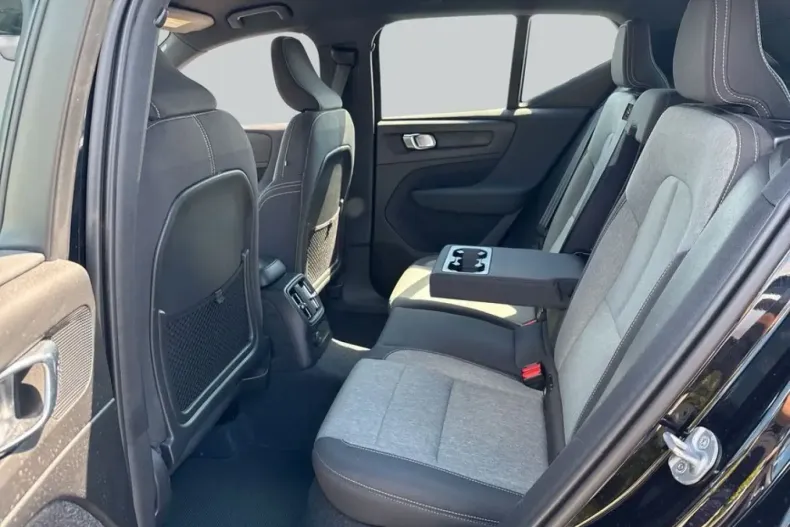 Volvo XC40 din 2023 cu 24.619 km - oferta VOL240254 - foto 11