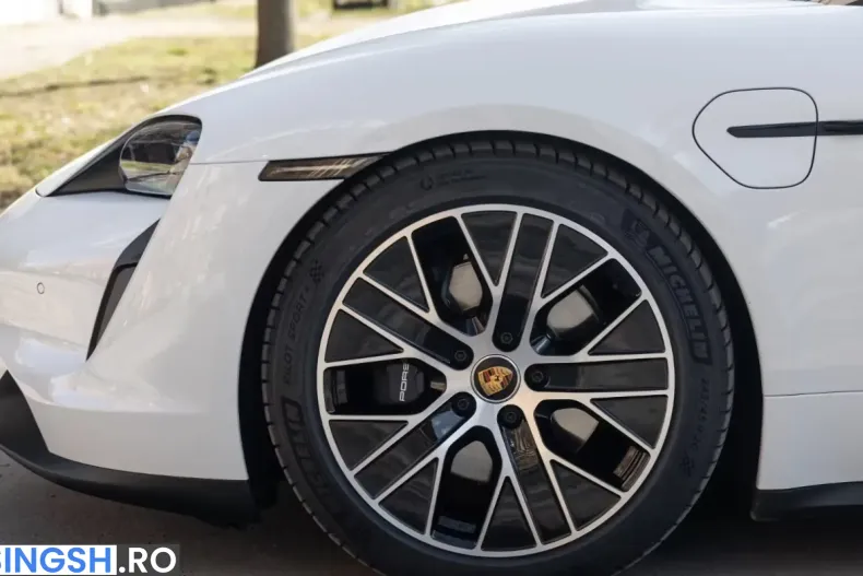 Porsche Taycan din 2023 cu 4.304 km - oferta POR240261 - foto 6