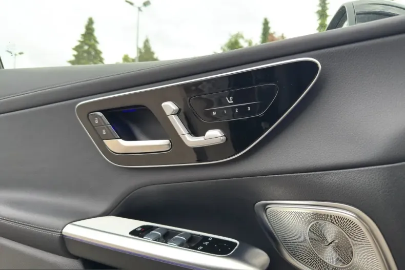 Mercedes-Benz GLC 300 (Clasa GLC) din 2025 cu 9.782 km - oferta MER240282 - foto 18
