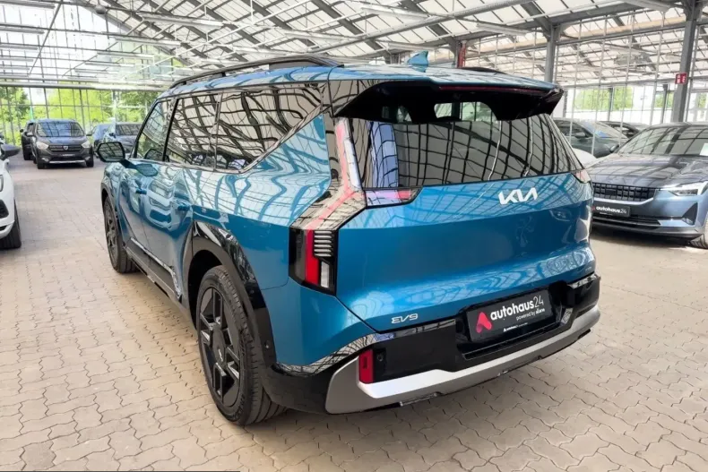 Kia EV9 din 2025 cu 15.331 km - oferta KIA240284 - foto 4