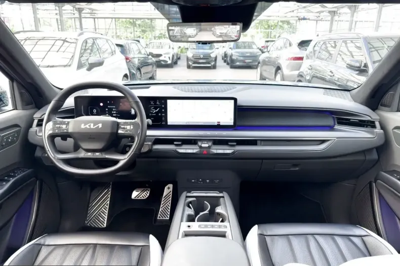Kia EV9 din 2025 cu 15.331 km - oferta KIA240284 - foto 9