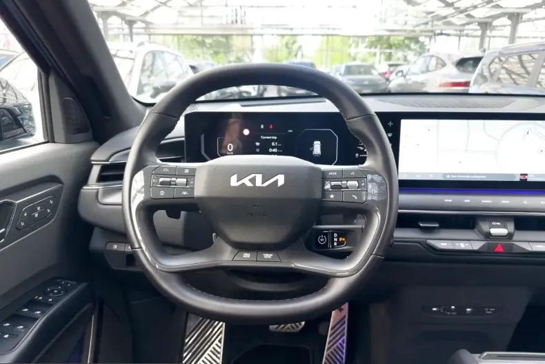 Kia EV9 din 2025 cu 15.331 km - oferta KIA240284 - foto 10