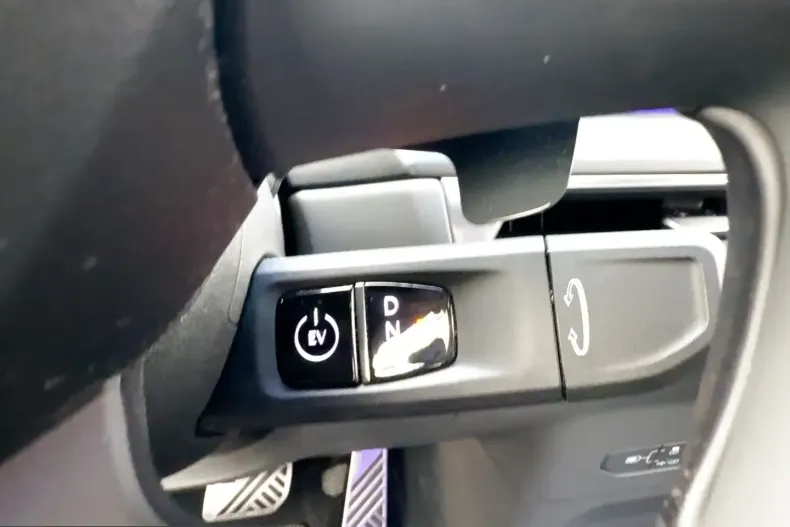 Kia EV9 din 2025 cu 15.331 km - oferta KIA240284 - foto 13