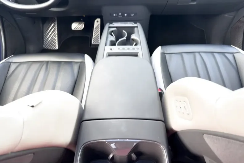 Kia EV9 din 2025 cu 15.331 km - oferta KIA240284 - foto 14