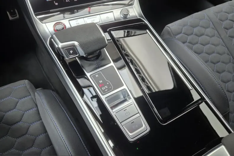 Audi RS6 din 2025 cu 8.190 km - oferta AUD240323 - foto 11