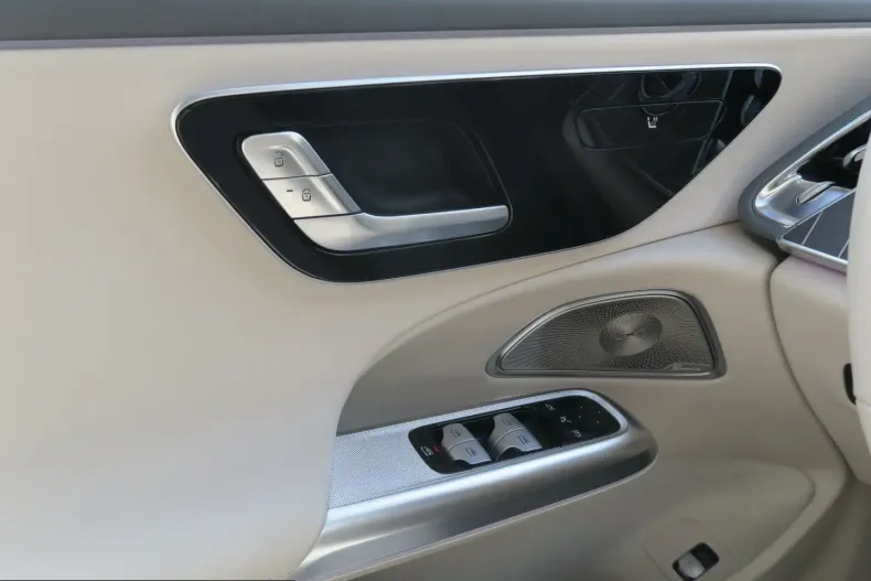 Mercedes-Benz E 220 (Clasa E) din 2025 cu 20.262 km - oferta MER240325 - foto 5