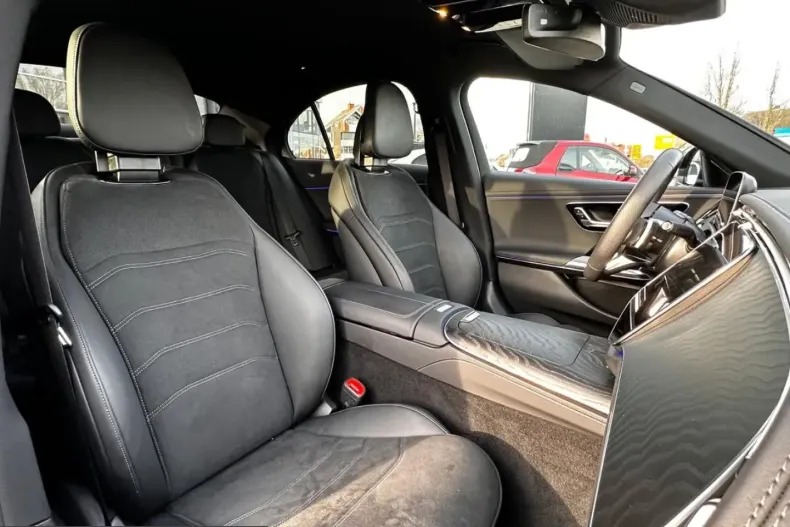 Mercedes-Benz E 450 (Clasa E) din 2025 cu 14.944 km - oferta MER240331 - foto 10