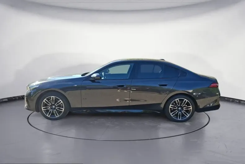 BMW 520 (Seria 5) din 2024 cu 28.102 km - oferta BMW240332 - foto 2