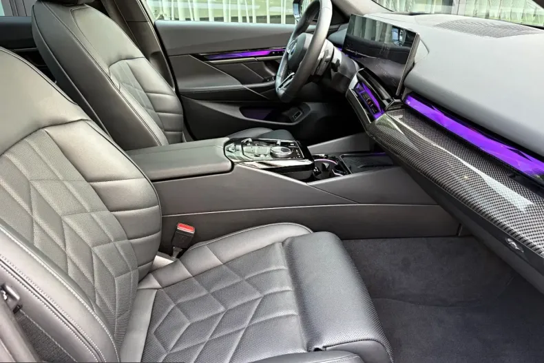 BMW 520 (Seria 5) din 2025 cu 29.700 km - oferta BMW240333 - foto 3