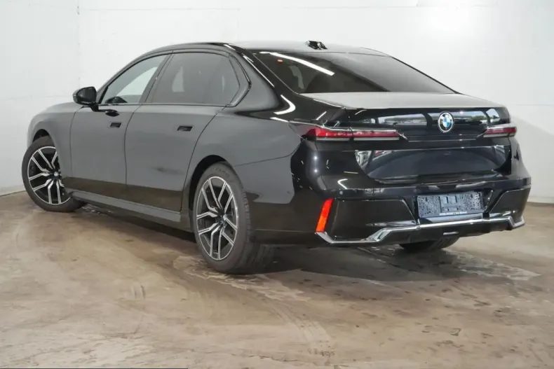 BMW 740 (Seria 7) din 2024 cu 32.005 km - oferta BMW240345 - foto 3