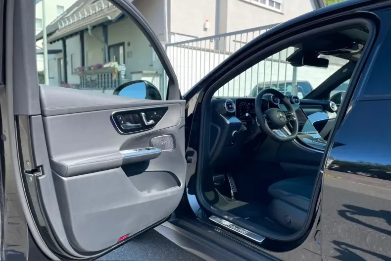 Mercedes-Benz GLC 200 (Clasa GLC) din 2025 cu 7.250 km - oferta MER240352 - foto 10