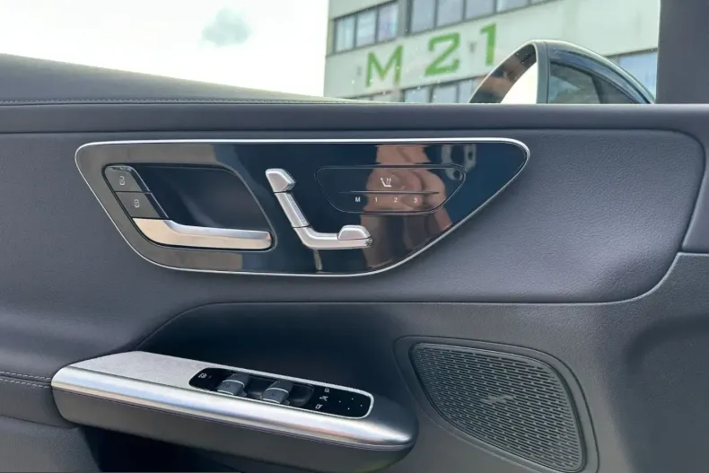 Mercedes-Benz GLC 220 (Clasa GLC) din 2025 cu 26.000 km - oferta MER240364 - foto 19