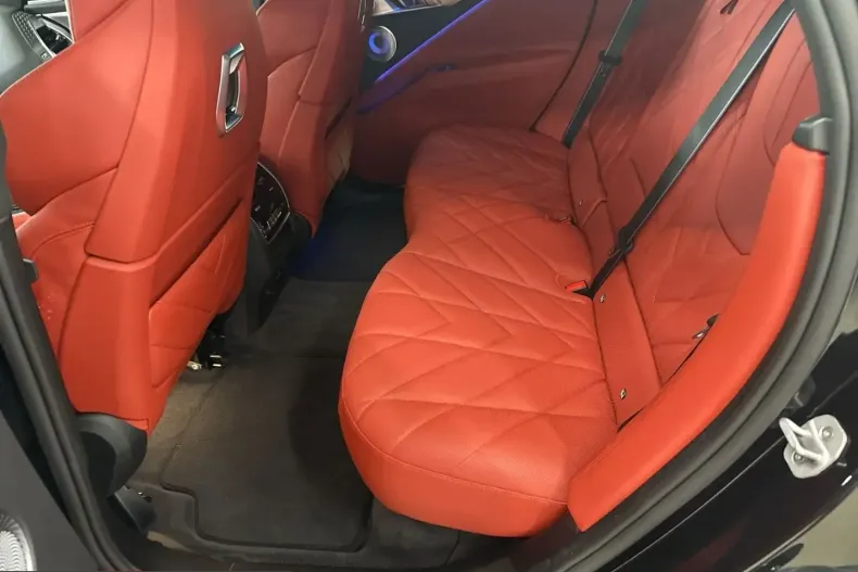 BMW XM (Seria X) din 2025 cu 8.007 km - oferta BMW240369 - foto 13
