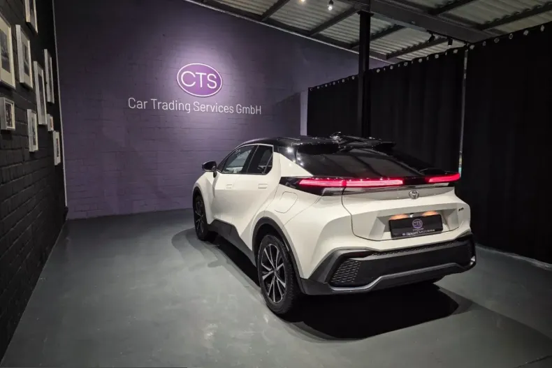Toyota C-HR din 2025 cu 5.530 km - oferta TOY240394 - foto 5