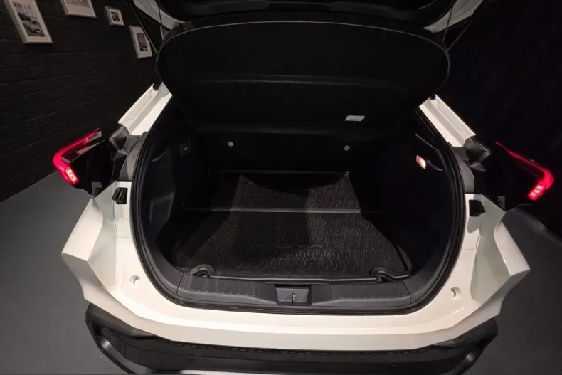 Toyota C-HR din 2025 cu 5.530 km - oferta TOY240394 - foto 9