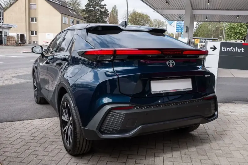 Toyota C-HR din 2025 cu 1.500 km - oferta TOY240397 - foto 4