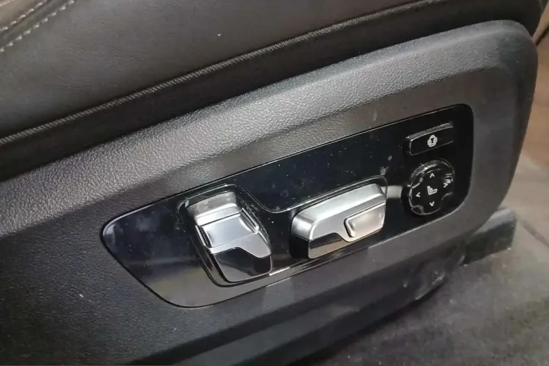 BMW XM (Seria X) din 2024 cu 98.700 km - oferta BMW240399 - foto 14