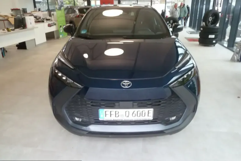 Toyota C-HR din 2025 cu 9.500 km - oferta TOY240401 - foto 2