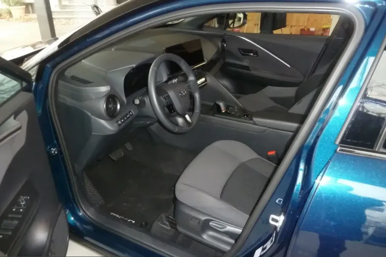 Toyota C-HR din 2025 cu 9.500 km - oferta TOY240401 - foto 8
