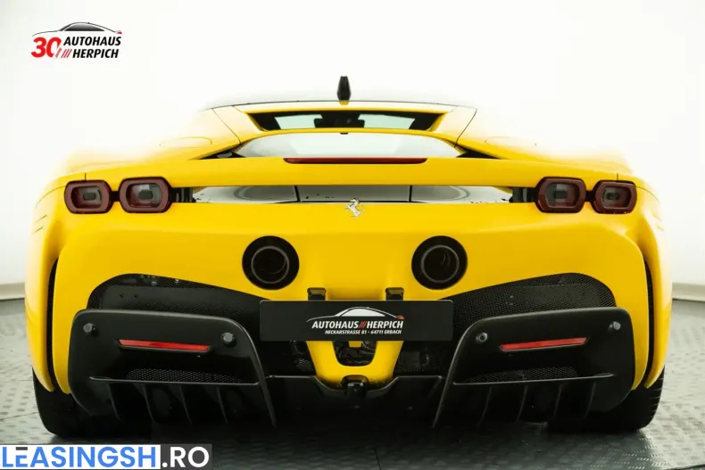 Ferrari SF90 din 2021 cu 2.425 km - oferta FER240448 - foto 4