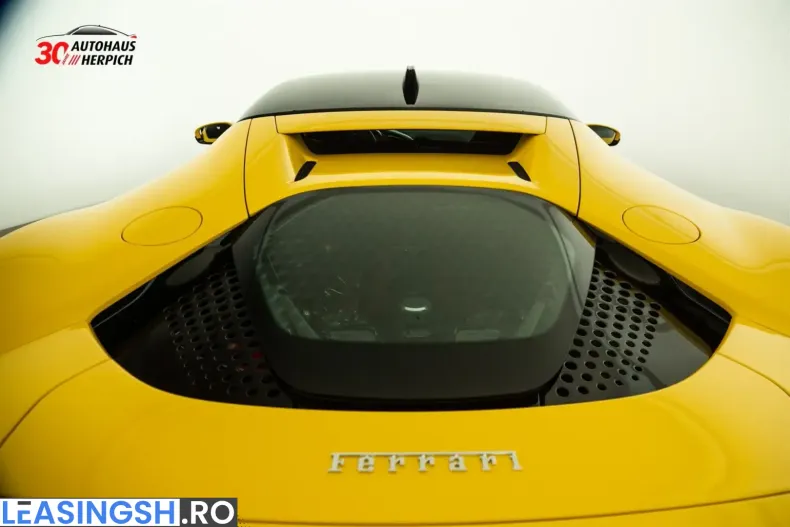 Ferrari SF90 din 2021 cu 2.425 km - oferta FER240448 - foto 9