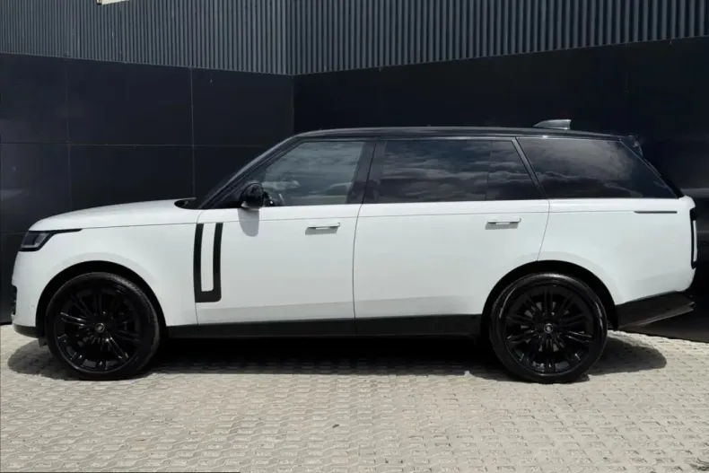 Land Rover Range Rover din 2024 cu 45.627 km - oferta LAN240473 - foto 3