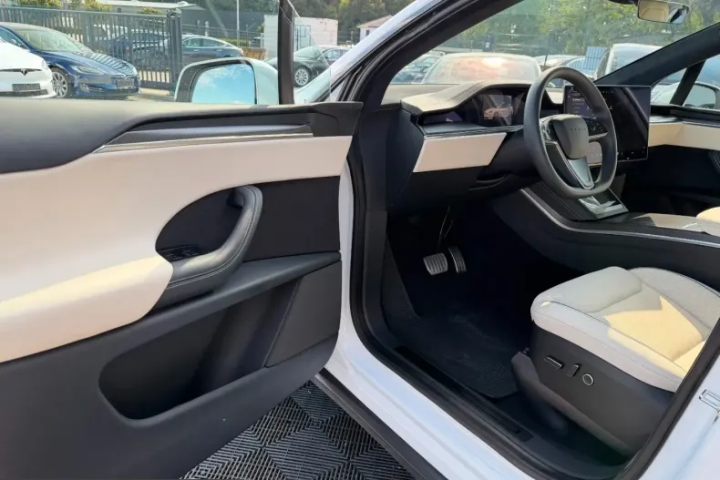 Tesla Model X din 2023 cu 42.055 km - oferta TES240482 - foto 17