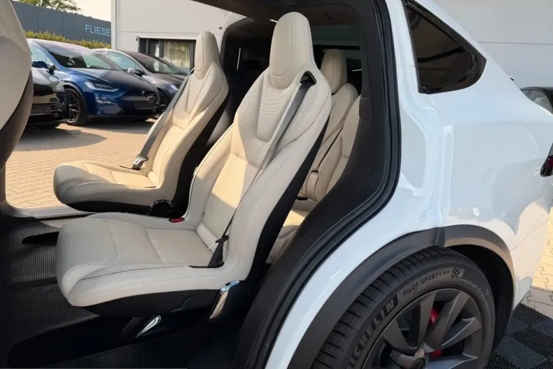 Tesla Model X din 2023 cu 42.055 km - oferta TES240482 - foto 19