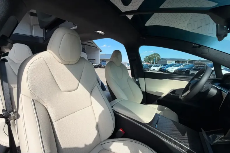 Tesla Model X din 2023 cu 42.055 km - oferta TES240482 - foto 28