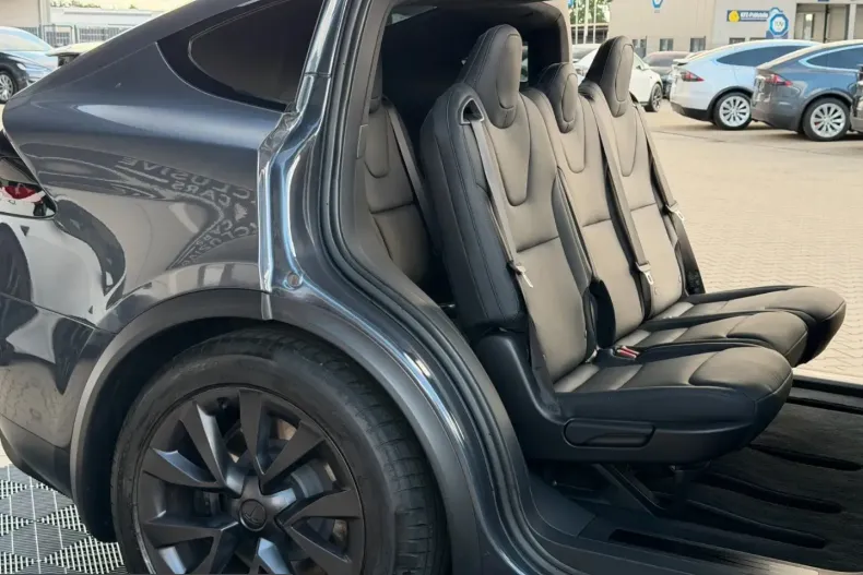 Tesla Model X din 2023 cu 14.999 km - oferta TES240484 - foto 24