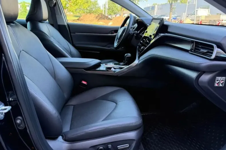 Toyota Camry din 2023 cu 48.805 km - oferta TOY240491 - foto 8
