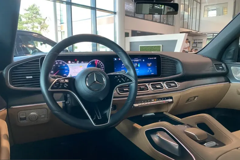 Mercedes-Benz GLE 400 (Clasa GLE) din 2024 cu 24.711 km - oferta MER240509 - foto 9