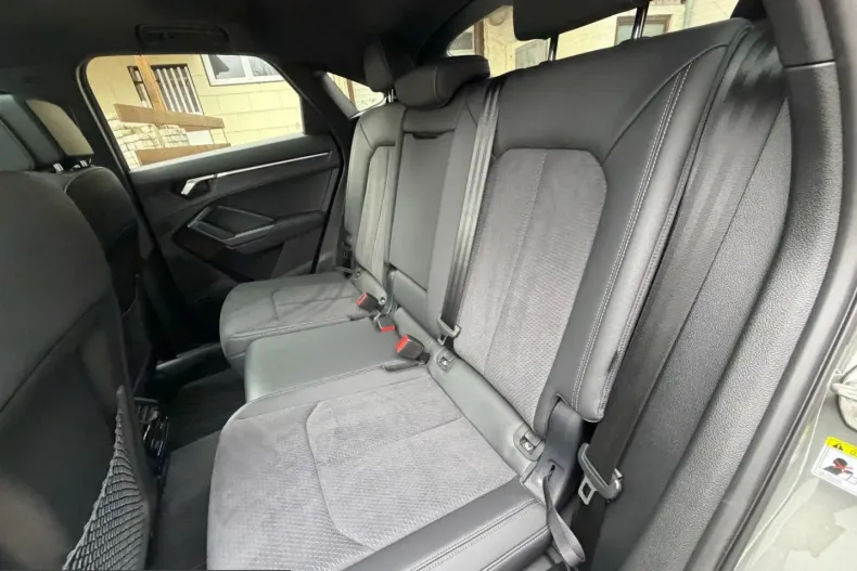 Audi Q3 din 2025 cu 12.946 km - oferta AUD240524 - foto 24