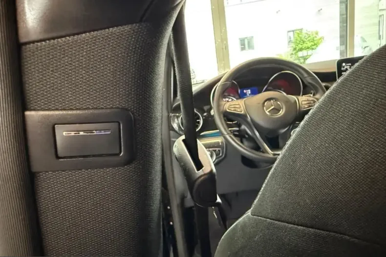 Mercedes-Benz V 300 (Clasa V) din 2023 cu 14.950 km - oferta MER240527 - foto 17