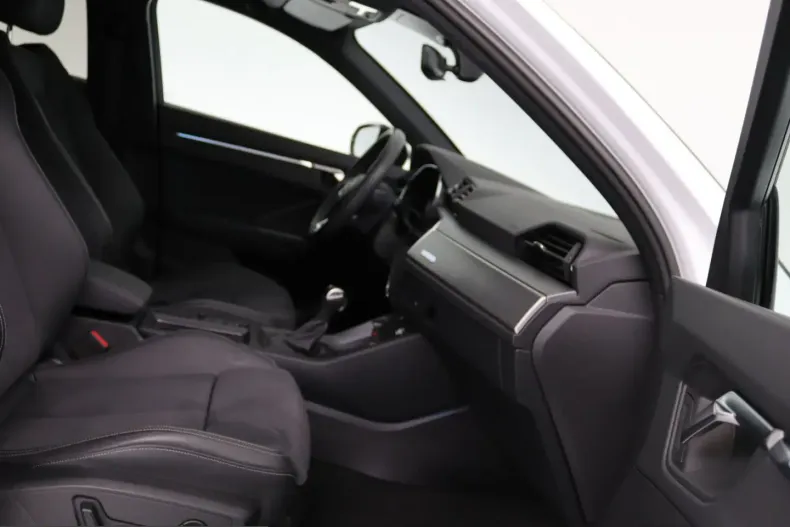 Audi Q3 din 2024 cu 18.593 km - oferta AUD240528 - foto 6