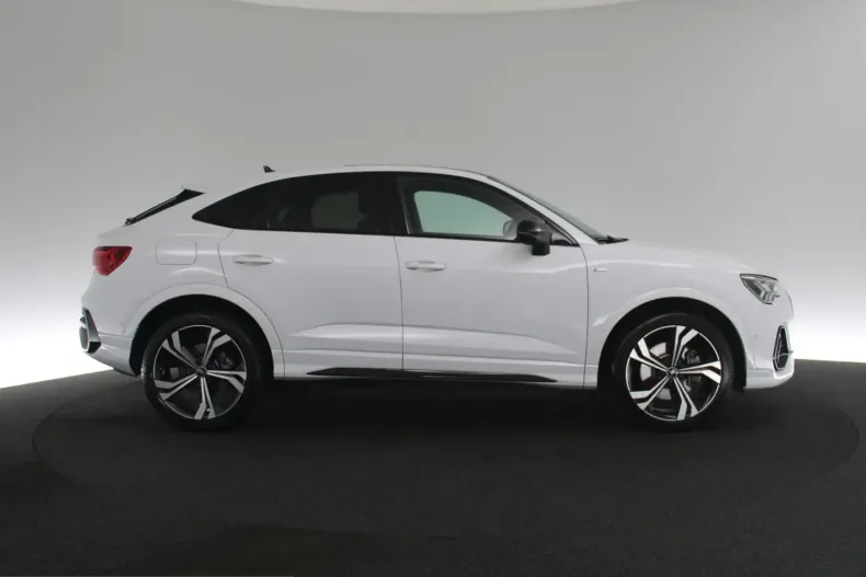 Audi Q3 din 2024 cu 18.593 km - oferta AUD240528 - foto 18