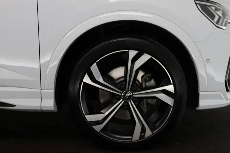 Audi Q3 din 2024 cu 18.593 km - oferta AUD240528 - foto 20