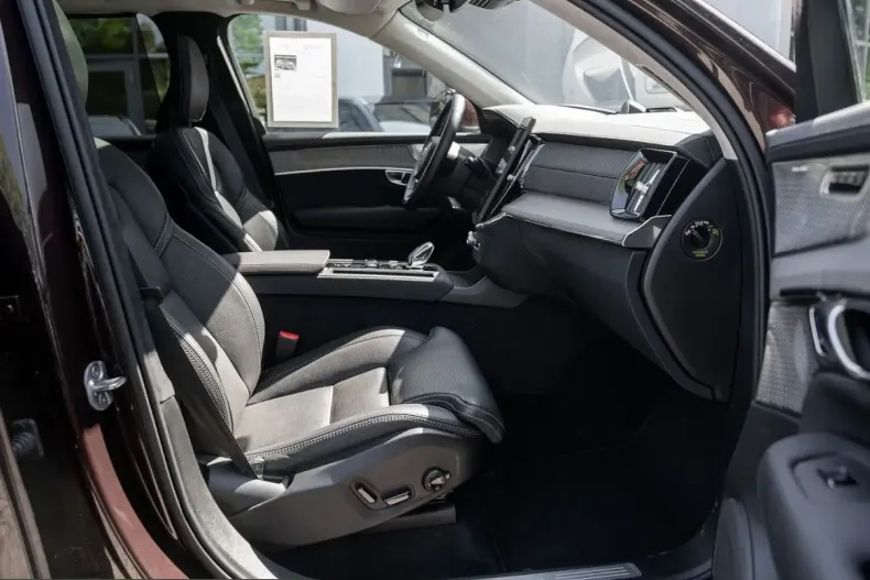 Volvo XC90 din 2025 cu 28.000 km - oferta VOL240533 - foto 2