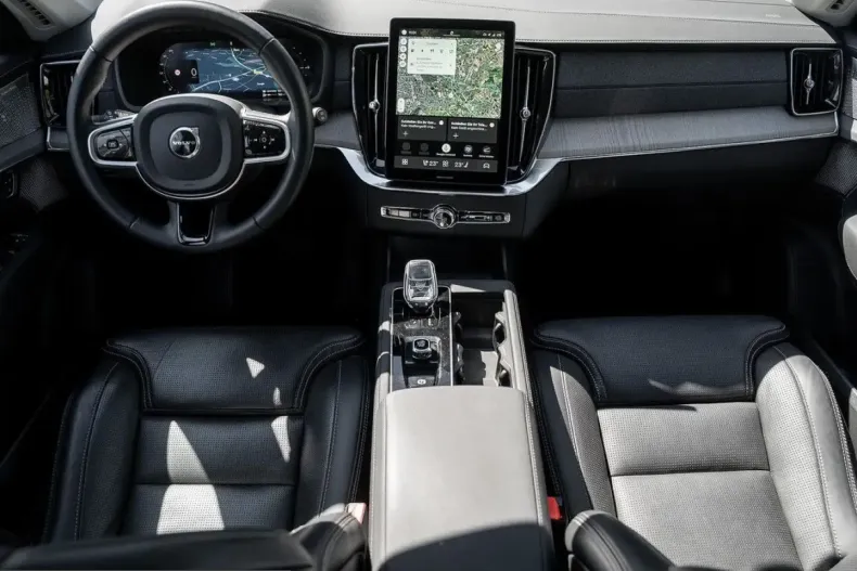 Volvo XC90 din 2025 cu 28.000 km - oferta VOL240533 - foto 9